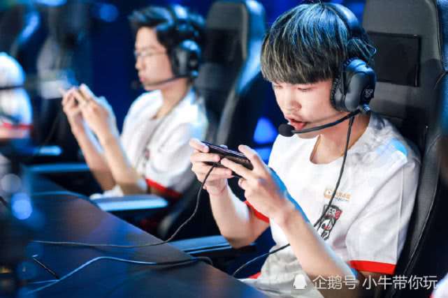 掩护后外切 掩护后外切